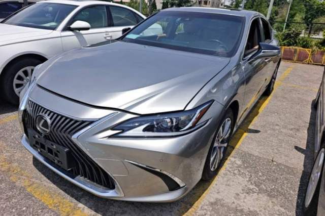 Ojetý Lexus ES 2020 200 Excellence Edition