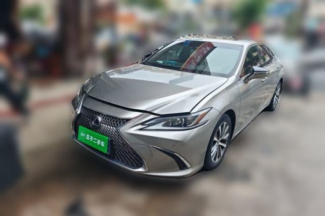 Used Lexus ES 2020 300h Premier Edition