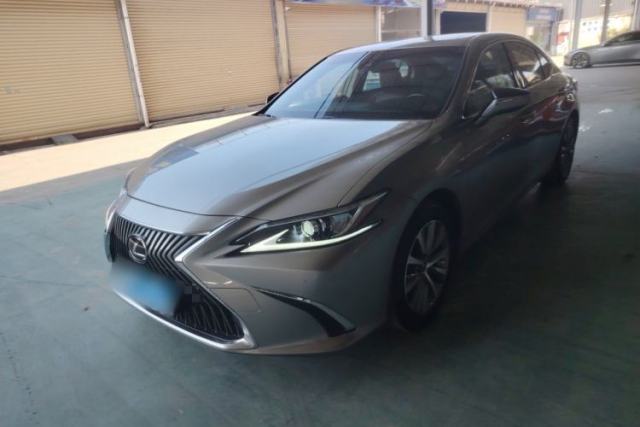 Ojetý Lexus ES 2020 200 Excellence Edition