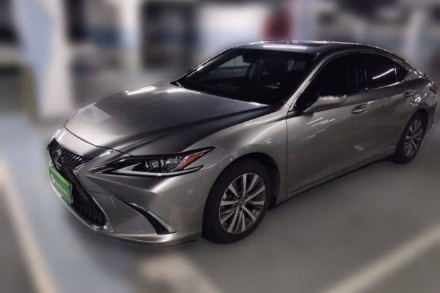 Used Lexus ES 2020 300h Premier Edition