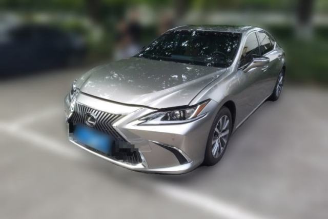 Ojetý Lexus ES 2020 200 Excellence Edition