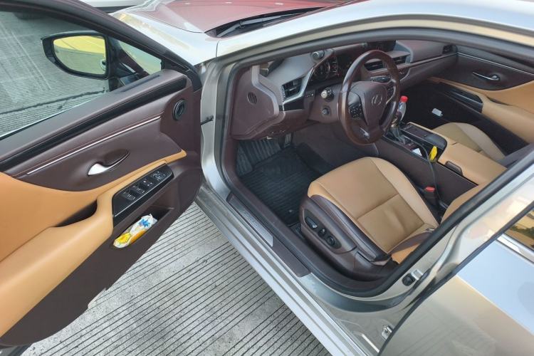 Used Lexus ES 2020 200 Excellence Edition Driver Seat