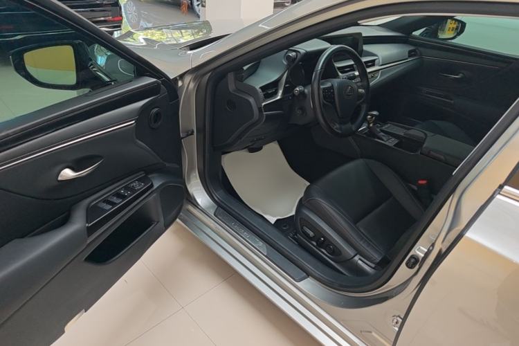 Used Lexus ES 2020 200 Excellence Edition Driver Seat