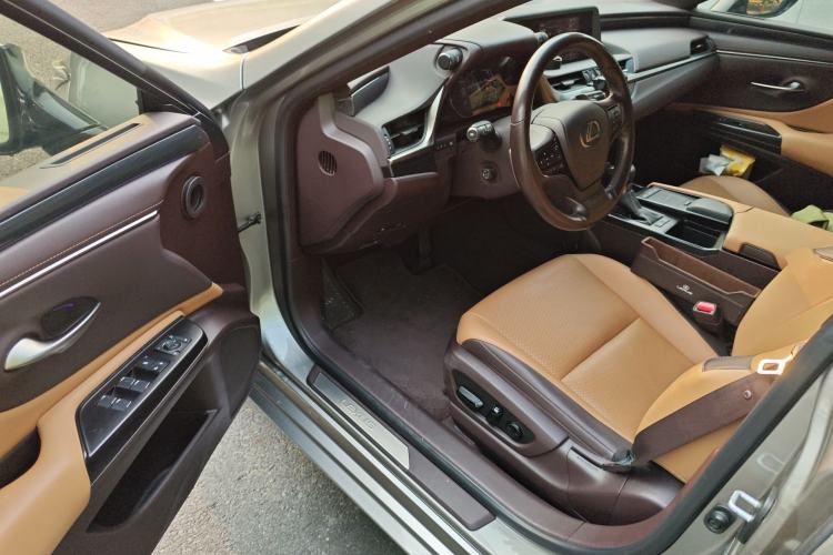 Used Lexus ES 2020 200 Excellence Edition Driver Seat