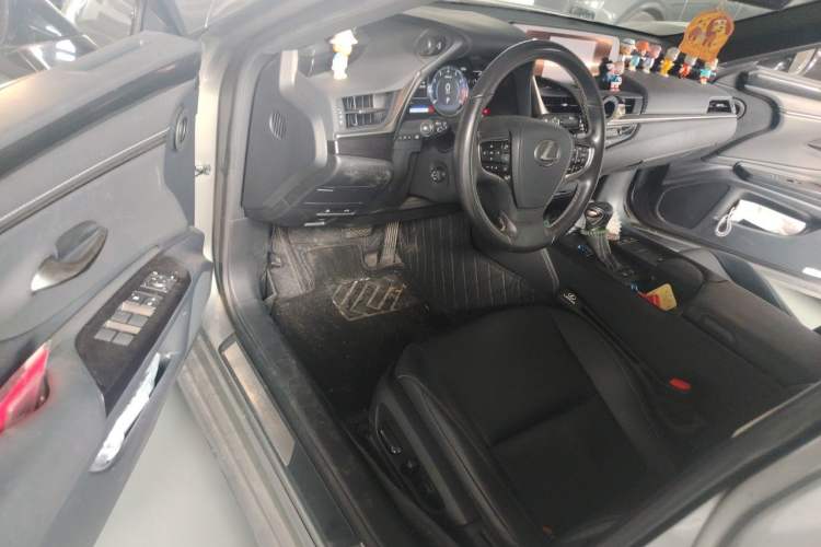 Used Lexus ES 2020 200 Excellence Edition Driver Seat