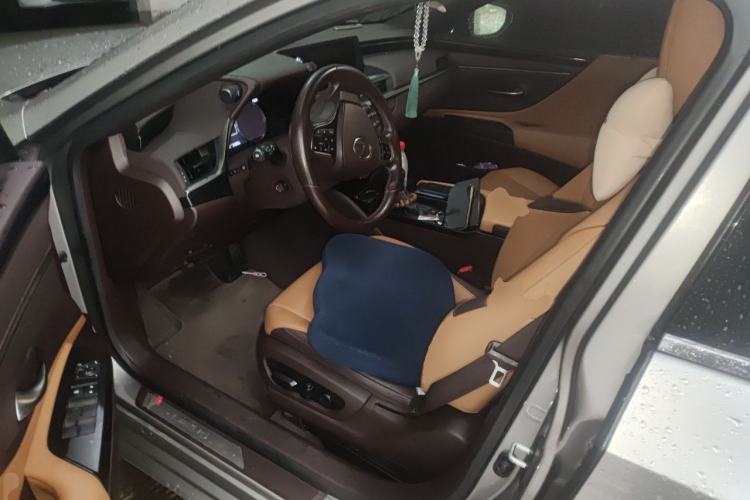 Used Lexus ES 2020 200 Excellence Edition Driver Seat