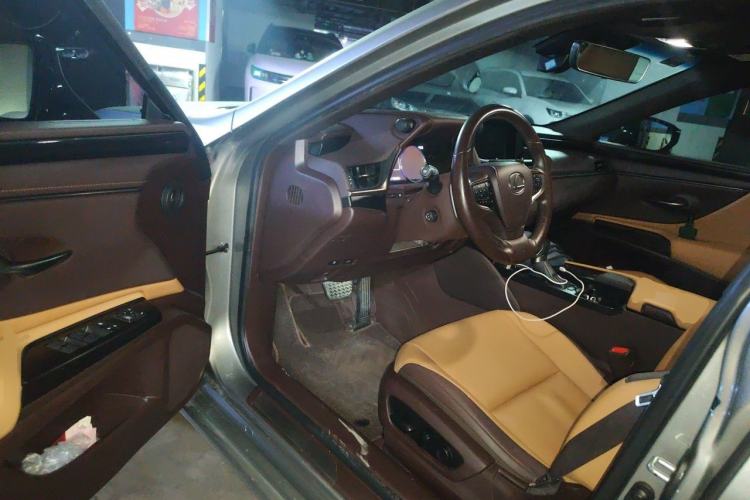 Used Lexus ES 2020 200 Excellence Edition Driver Seat