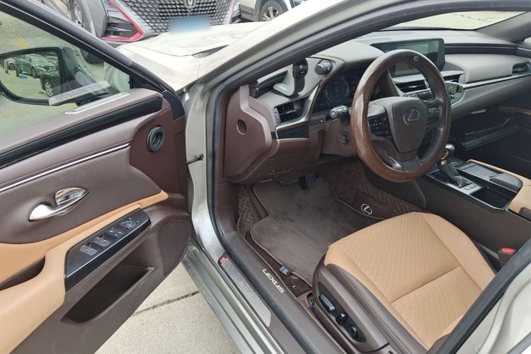 Used Lexus ES 2020 200 Excellence Edition Driver Seat