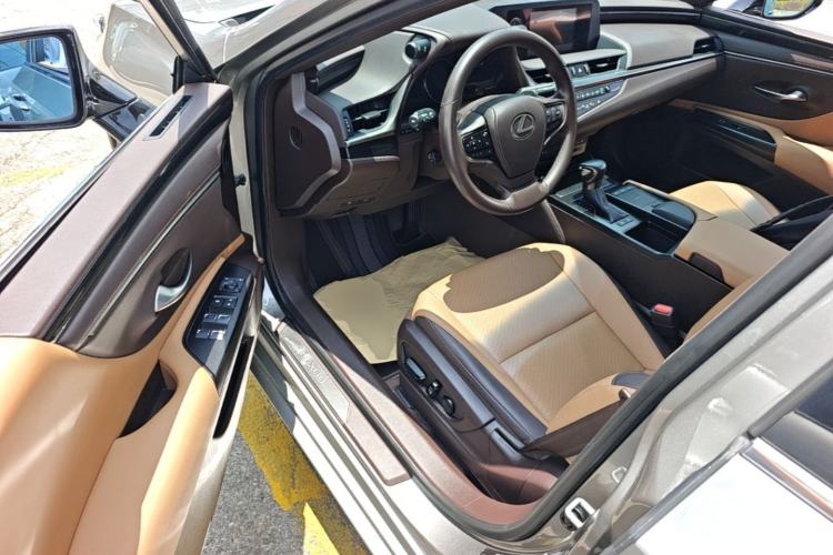 Used Lexus ES 2020 200 Excellence Edition Driver Seat