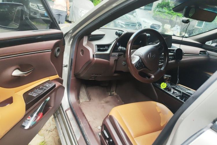 Used Lexus ES 2020 200 Excellence Edition Driver Seat