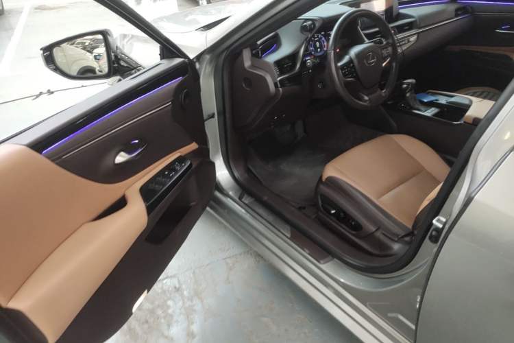 Used Lexus ES 2020 200 Excellence Edition Driver Seat