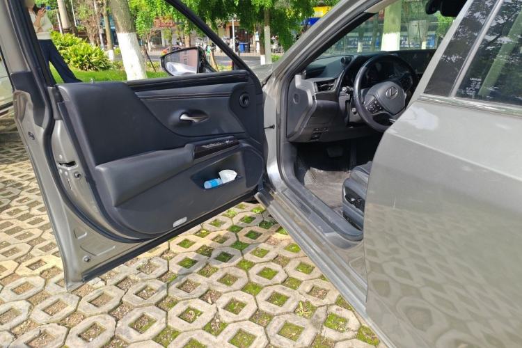 Used Lexus ES 2020 200 Excellence Edition Driver Seat