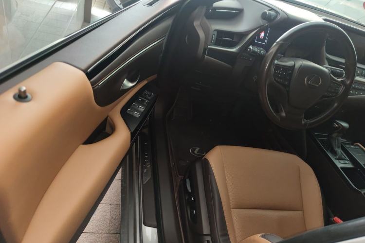 Used Lexus ES 2020 200 Excellence Edition Driver Seat