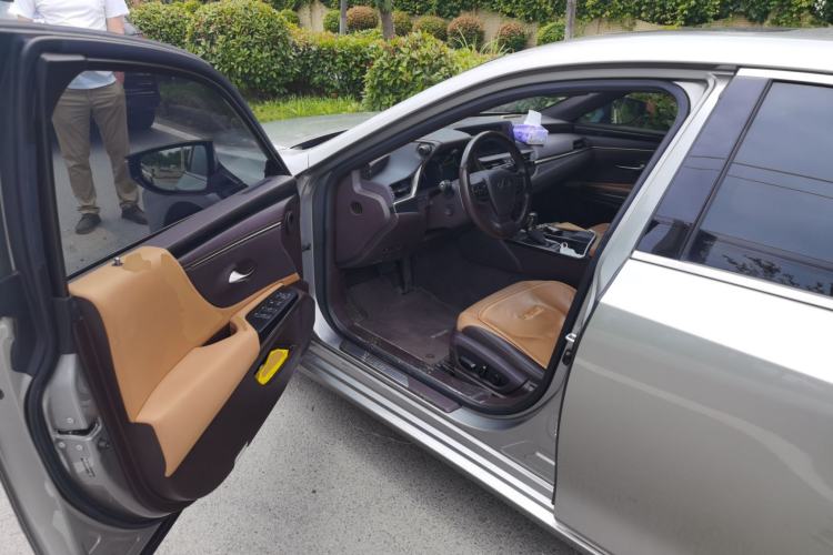 Used Lexus ES 2020 300h Deluxe Edition Driver Seat