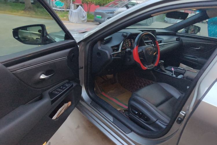 Used Lexus ES 2020 200 Excellence Edition Driver Seat