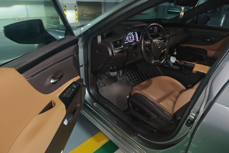 Used Lexus ES 2020 200 Excellence Edition Driver Seat