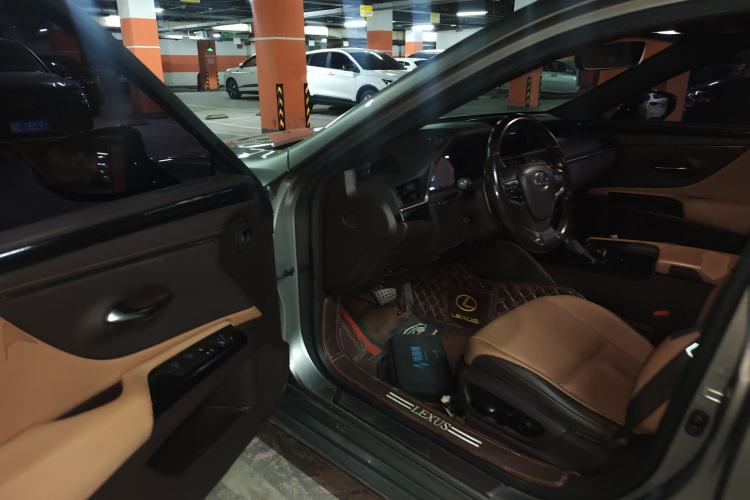Used Lexus ES 2020 200 Excellence Edition Driver Seat