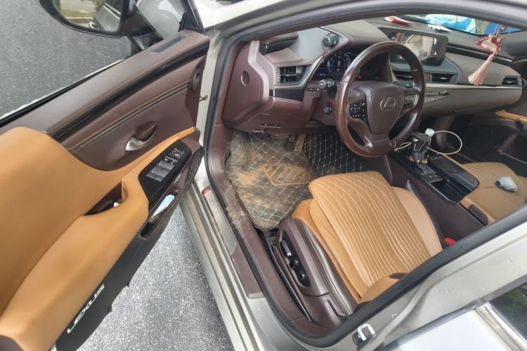 Used Lexus ES 2020 200 Excellence Edition Driver Seat