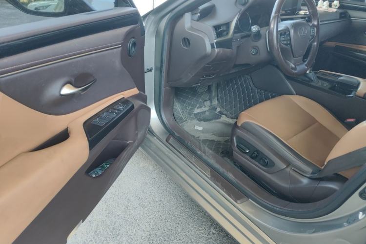 Used Lexus ES 2020 200 Excellence Edition Driver Seat