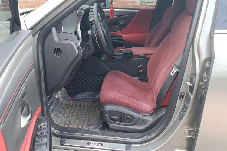 Used Lexus ES 2020 260 F SPORT Driver Seat
