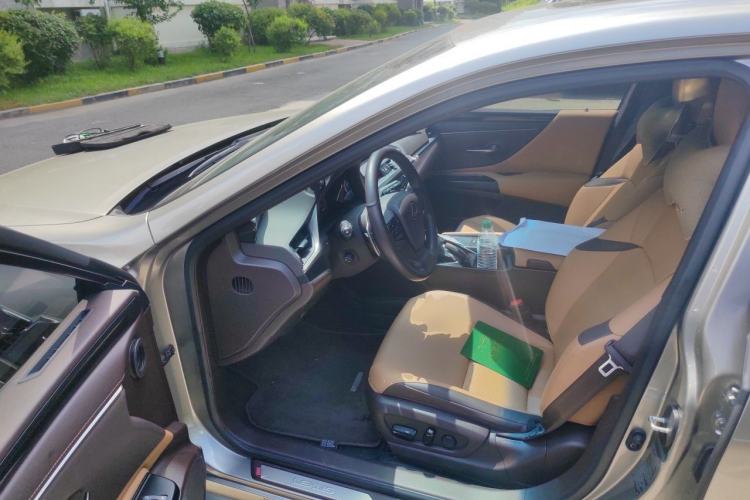 Used Lexus ES 2020 200 Excellence Edition Driver Seat