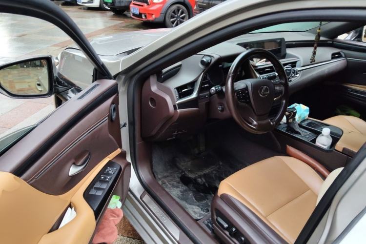 Used Lexus ES 2020 200 Excellence Edition Driver Seat