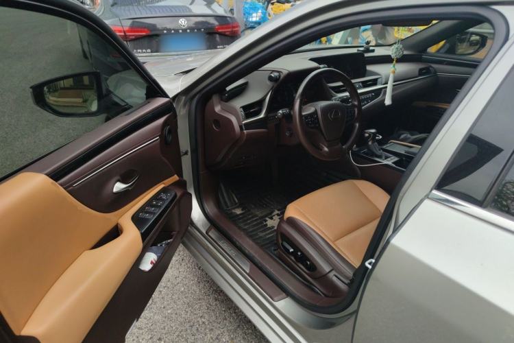 Used Lexus ES 2020 200 Excellence Edition Driver Seat