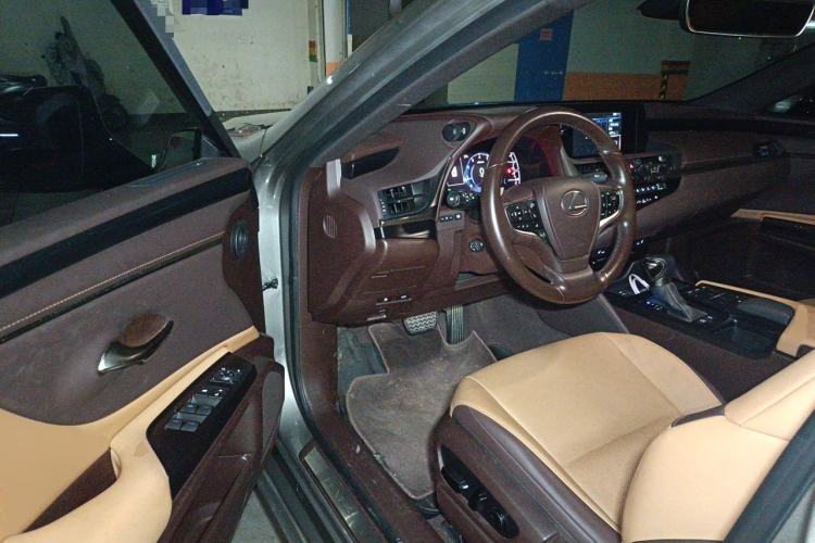 Used Lexus ES 2020 200 Excellence Edition Driver Seat