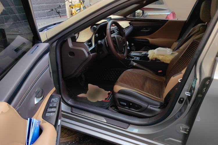 Used Lexus ES 2020 260 Excellence Edition Driver Seat