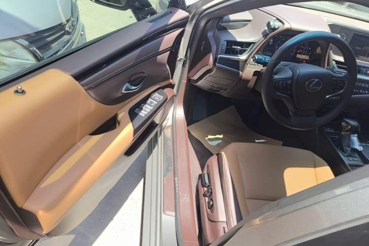 Used Lexus ES 2020 200 Excellence Edition Driver Seat