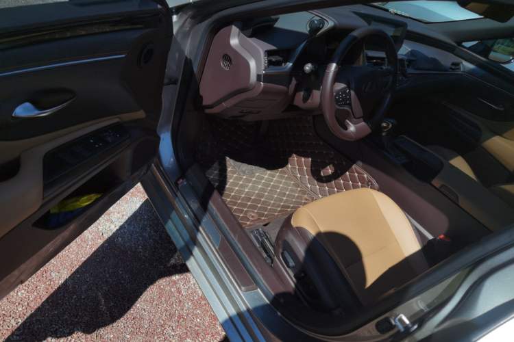 Used Lexus ES 2020 200 Excellence Edition Driver Seat