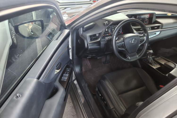 Used Lexus ES 2020 200 Excellence Edition Driver Seat