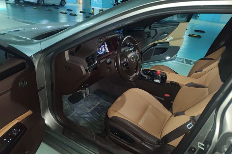 Used Lexus ES 2020 200 Excellence Edition Driver Seat