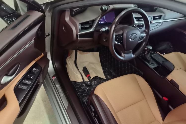 Used Lexus ES 2020 200 Excellence Edition Driver Seat
