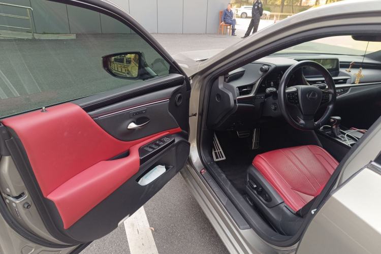 Used Lexus ES 2020 260 F SPORT Driver Seat