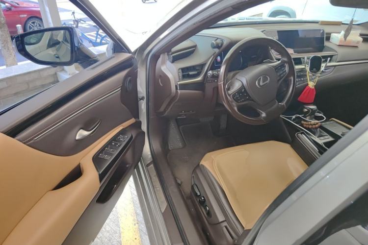 Used Lexus ES 2020 200 Excellence Edition Driver Seat