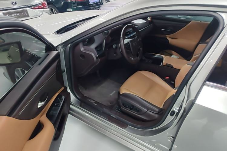 Used Lexus ES 2020 200 Excellence Edition Driver Seat