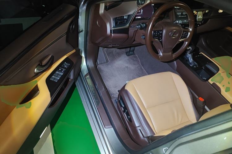 Used Lexus ES 2020 260 Excellence Edition Driver Seat