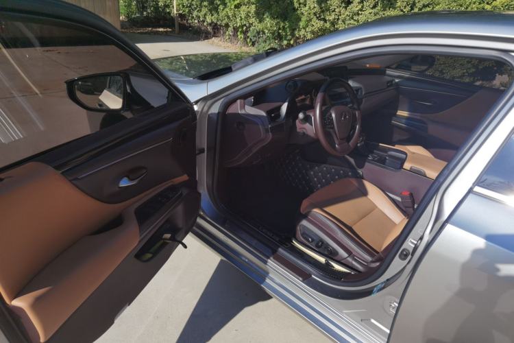 Used Lexus ES 2020 200 Excellence Edition Driver Seat