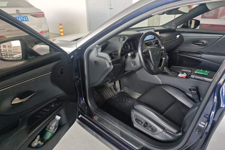 Used Lexus ES 2020 200 Excellence Edition Driver Seat