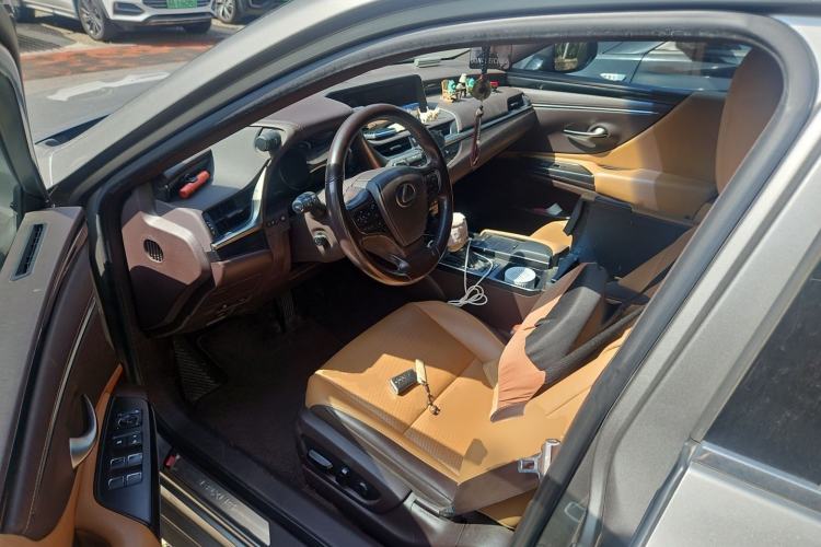 Used Lexus ES 2020 200 Excellence Edition Driver Seat