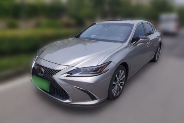 Used Lexus ES 2020 300h Deluxe Edition