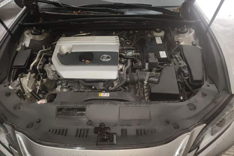 Used Lexus ES 2020 200 Excellence Edition Engine Bay