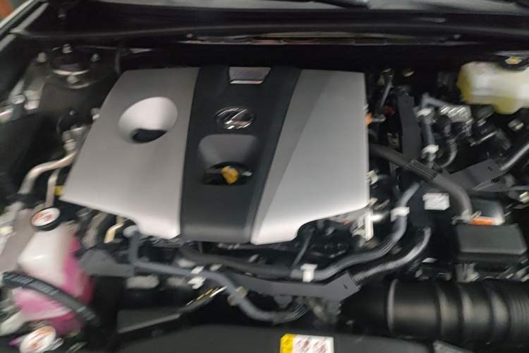 Used Lexus ES 2020 300h Premier Edition Engine Bay