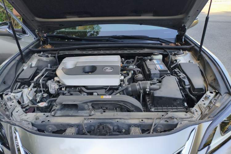 Used Lexus ES 2020 200 Excellence Edition Engine Bay