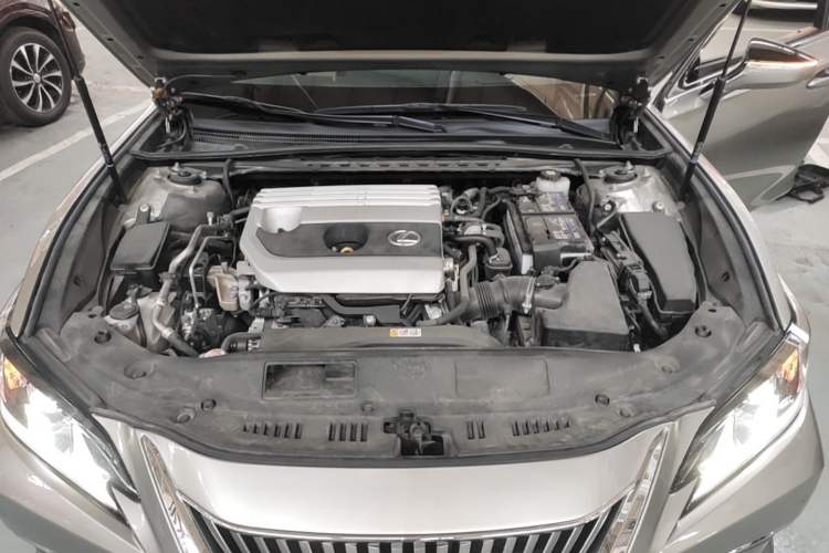 Used Lexus ES 2020 200 Excellence Edition Engine Bay