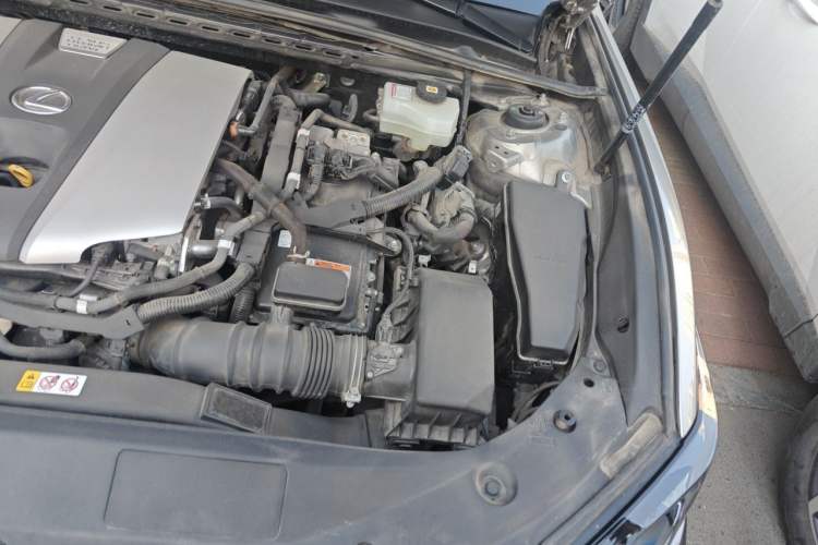 Used Lexus ES 2020 300h Premier Edition Engine Bay Left