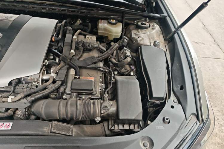 Used Lexus ES 2020 300h Premier Edition Engine Bay Left