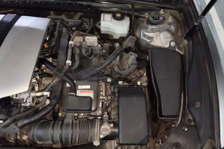 Used Lexus ES 2020 300h Premier Edition Engine Bay Left