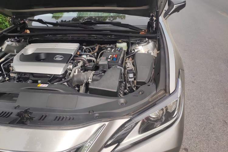 Used Lexus ES 2020 200 Excellence Edition Engine Bay Left